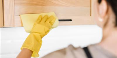 روش‌های صحیح تمیز کردن و نگهداری از کابینت‌ هایگلاس