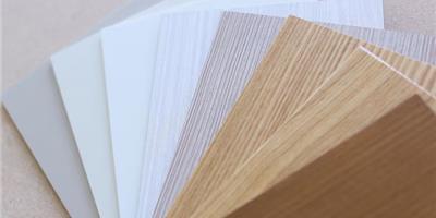 انواع روکش ام دی اف: از ملامینه و هایگلاس تا روکش چوب طبیعی 