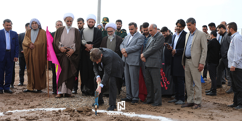 آیین کلنگ زنی مجتمع بزرگ فرهنگی، مذهبی و درمانی حضرت زینب (س) 