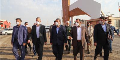 محسن رضایی معاون اقتصادی رئیس جمهور از گروه صنعتی نوین چوب خوزستان بازدید کرد