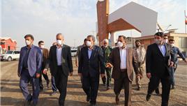 محسن رضایی معاون اقتصادی رئیس جمهور از گروه صنعتی نوین چوب خوزستان بازدید کرد